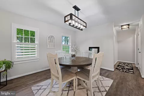 Dining - 8730 Mapleville, Mount Airy, MD 21771 photo 3 of 3