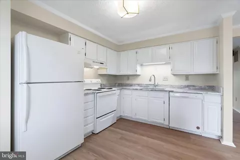 Kitchen - 180 Fairfield Dr, Frederick, MD 21702 photo 3 of 6
