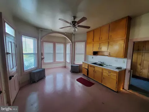 Entry Way - 33 E Main St, Middletown, MD 21769 photo 4 of 4