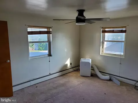 Bedroom - 33 E Main St, Middletown, MD 21769 photo 2 of 3