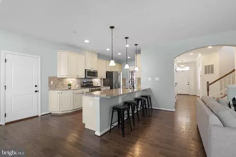 Entry Way - 4709 Puller Dr, Jefferson, MD 21755 photo 5 of 11