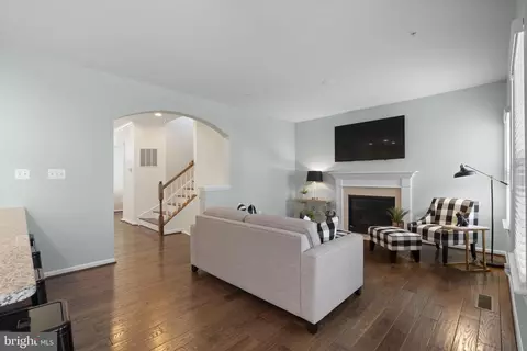 Entry Way - 4709 Puller Dr, Jefferson, MD 21755 photo 9 of 11