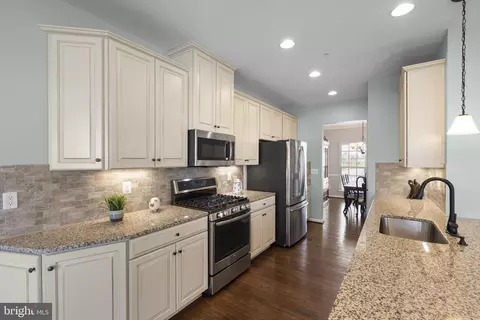 Entry Way - 4709 Puller Dr, Jefferson, MD 21755 photo 4 of 11