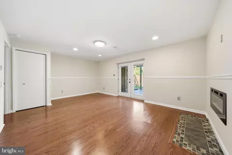 Living - 1478 Dockside Ct, Frederick, MD 21701 photo 7 of 7