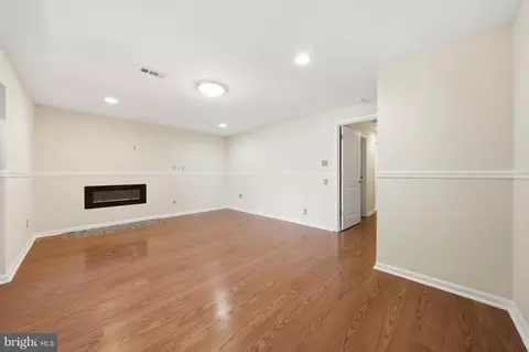 Living - 1478 Dockside Ct, Frederick, MD 21701 photo 5 of 7