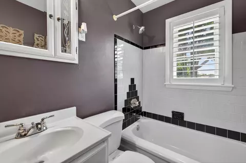 Bath - 1002 Wilson Pl, Frederick, MD 21702 photo 1 of 3