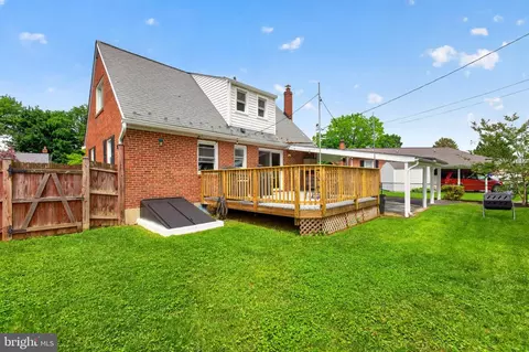 Exterior - 1002 Wilson Pl, Frederick, MD 21702 photo 5 of 7