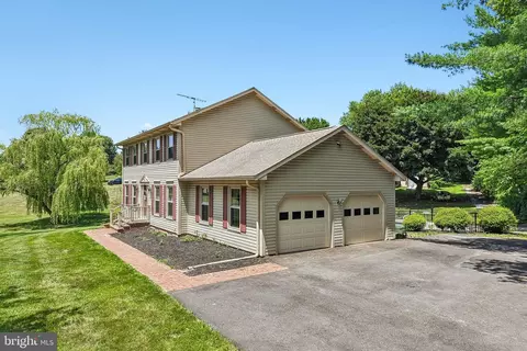 Exterior - 4108 Spring View Dr, Jefferson, MD 21755 photo 7 of 10