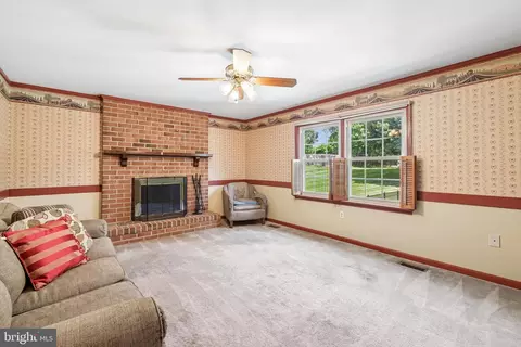 Living - 4108 Spring View Dr, Jefferson, MD 21755 photo 1 of 3