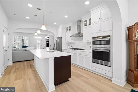 Entry Way - 1120 Holden Rd, Frederick, MD 21701 photo 5 of 11