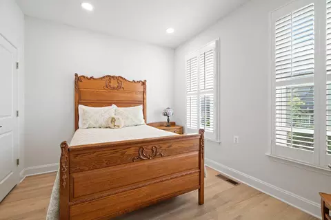 Bedroom - 1120 Holden Rd, Frederick, MD 21701 photo 4 of 7