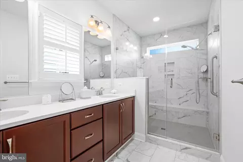 Bath - 1120 Holden Rd, Frederick, MD 21701 photo 2 of 4