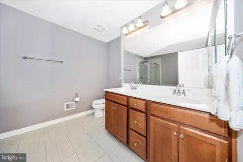 Bath - 669 E B E Church St, Frederick, MD 21701 photo 1 of 2