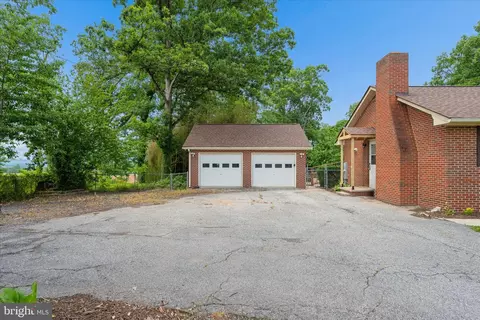 Exterior - 7052 Linganore Rd, Frederick, MD 21701 photo 19 of 22