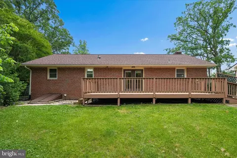 Exterior - 7052 Linganore Rd, Frederick, MD 21701 photo 4 of 22