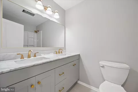 Bath - 7052 Linganore Rd, Frederick, MD 21701 photo 3 of 3