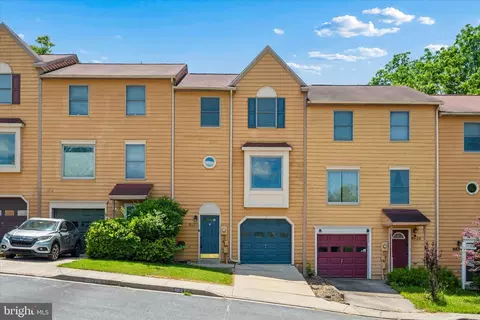 6627 E Beach Dr, New Market, MD 21774