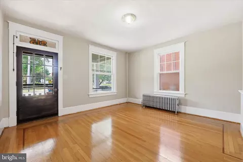 Living - 315 W 7th St, Frederick, MD 21701 photo 2 of 7