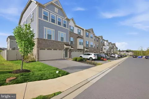 5912 Pecking Stone St, New Market, MD 21774