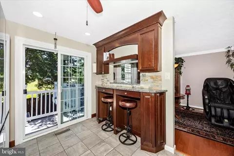 Kitchen - 6611 Haydown Ct, Frederick, MD 21703 photo 4 of 4
