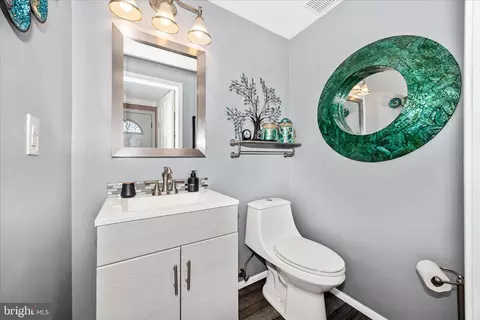 Bath - 6611 Haydown Ct, Frederick, MD 21703 photo 1 of 3