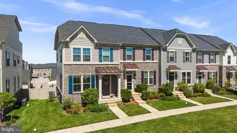 5869 Tomahawk St, New Market, MD 21774