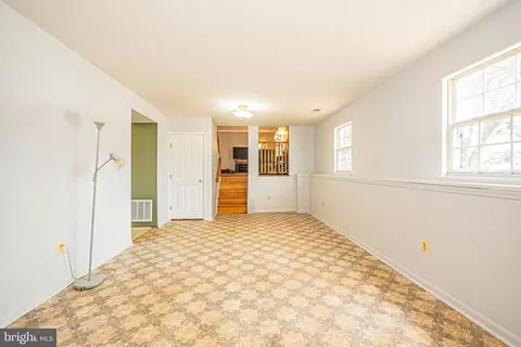 Living - 502 Teal Ct, Frederick, MD 21703 photo 5 of 6