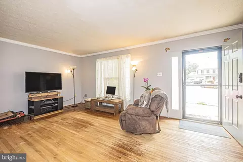 Living - 502 Teal Ct, Frederick, MD 21703 photo 2 of 6