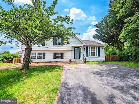 Exterior - 502 Teal Ct, Frederick, MD 21703 photo 4 of 8