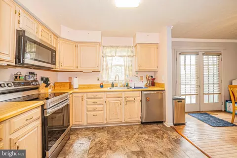 Kitchen - 502 Teal Ct, Frederick, MD 21703 photo 2 of 2