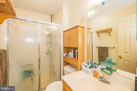 Bath - 502 Teal Ct, Frederick, MD 21703 photo 3 of 3