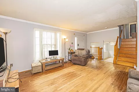Living - 502 Teal Ct, Frederick, MD 21703 photo 3 of 6