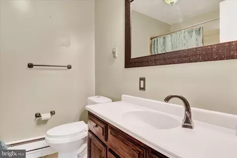 Bath - 6742 Mount Phillip Rd, Frederick, MD 21703 photo 1 of 4