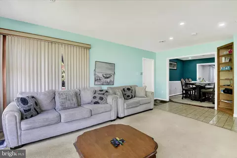 Living - 6742 Mount Phillip Rd, Frederick, MD 21703 photo 3 of 3