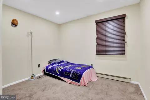 Bedroom - 6742 Mount Phillip Rd, Frederick, MD 21703 photo 4 of 6