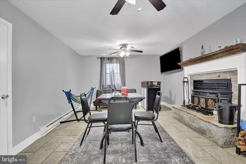 Dining - 6742 Mount Phillip Rd, Frederick, MD 21703 photo 2 of 2