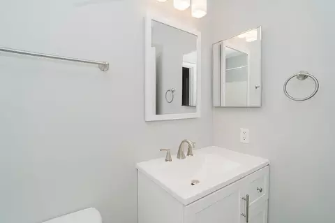 Bath - 5141 Mclauren Ln, Frederick, MD 21703 photo 4 of 6