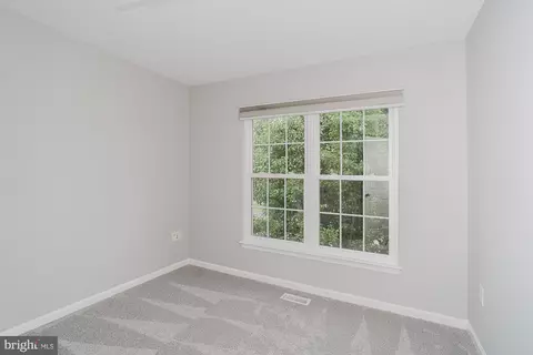 Bedroom - 5141 Mclauren Ln, Frederick, MD 21703 photo 4 of 11