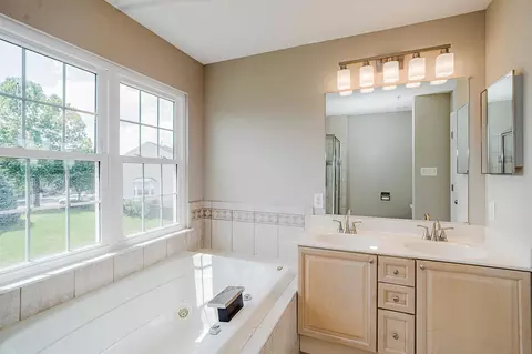 Bath - 5141 Mclauren Ln, Frederick, MD 21703 photo 3 of 6