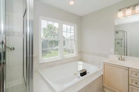 Bath - 5141 Mclauren Ln, Frederick, MD 21703 photo 1 of 6