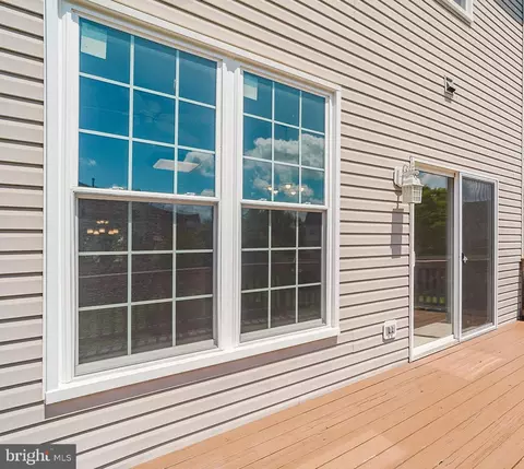 Exterior - 5141 Mclauren Ln, Frederick, MD 21703 photo 6 of 9