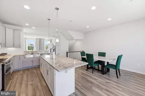 Entry Way - 1833 Clancy Ave, Frederick, MD 21702 photo 3 of 17