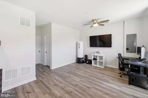 Entry Way - 1833 Clancy Ave, Frederick, MD 21702 photo 12 of 17