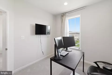 Entry Way - 1833 Clancy Ave, Frederick, MD 21702 photo 10 of 17