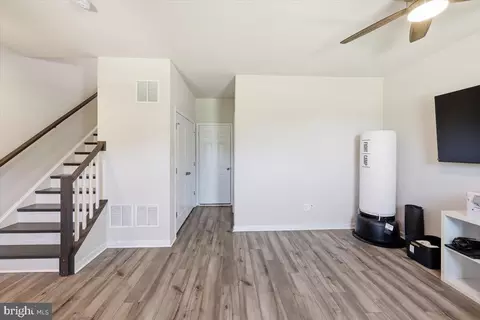Entry Way - 1833 Clancy Ave, Frederick, MD 21702 photo 14 of 17