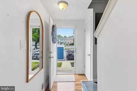 Entry Way - 1472 Dockside Ct, Frederick, MD 21701 photo 1 of 4