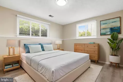Bedroom - 5690 Pebble Dr, Frederick, MD 21703 photo 6 of 9