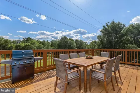 Exterior - 5690 Pebble Dr, Frederick, MD 21703 photo 7 of 13