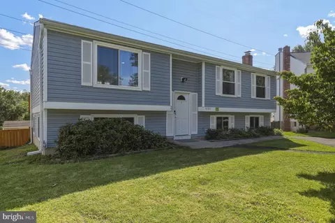 Exterior - 5690 Pebble Dr, Frederick, MD 21703 photo 12 of 13