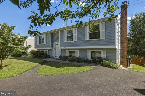 Exterior - 5690 Pebble Dr, Frederick, MD 21703 photo 11 of 13